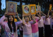 Royal Children Gather at Siriraj Hospital, Prayuth Cancels Events